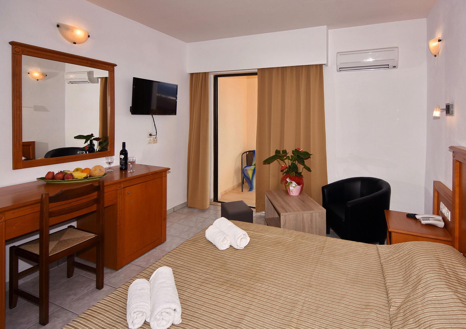 Ocean Heights View Hotel Аниссарас Экстерьер фото